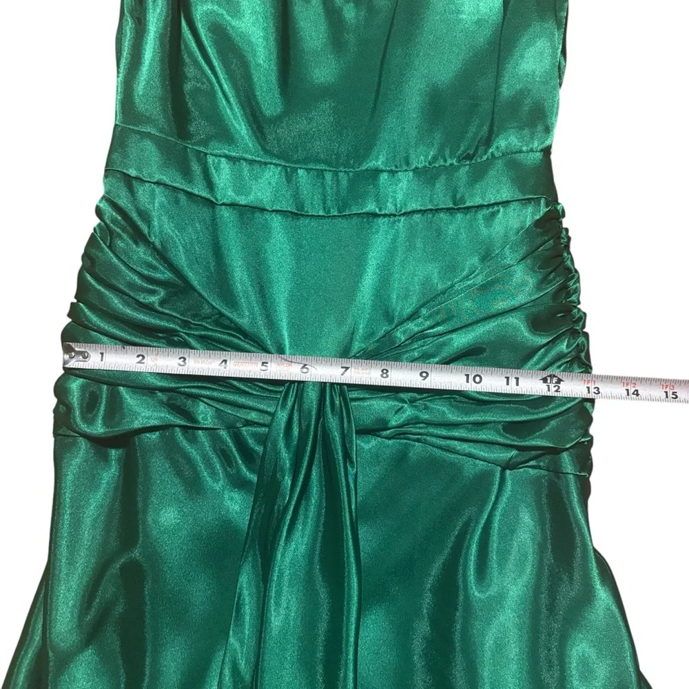 Faviana New York Emerald Green Long Satin Gown Prom/Black Tie/Formal- Size 3/4 - Picture 8 of 12